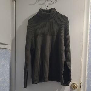 Men's Dark Green Turtleneck Sweater